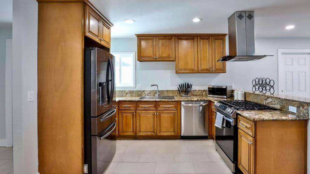 H&H Modern Lux 4Bd 1 King Suite 3 Queen Socal Disney Westminster Exterior foto