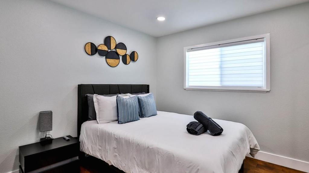 H&H Modern Lux 4Bd 1 King Suite 3 Queen Socal Disney Westminster Exterior foto
